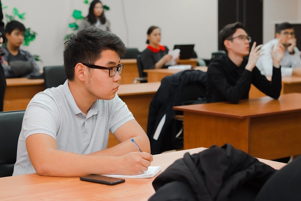 «ИКС Холдинг Казахстан» займется подготовкой молодых ИТ-специалистов